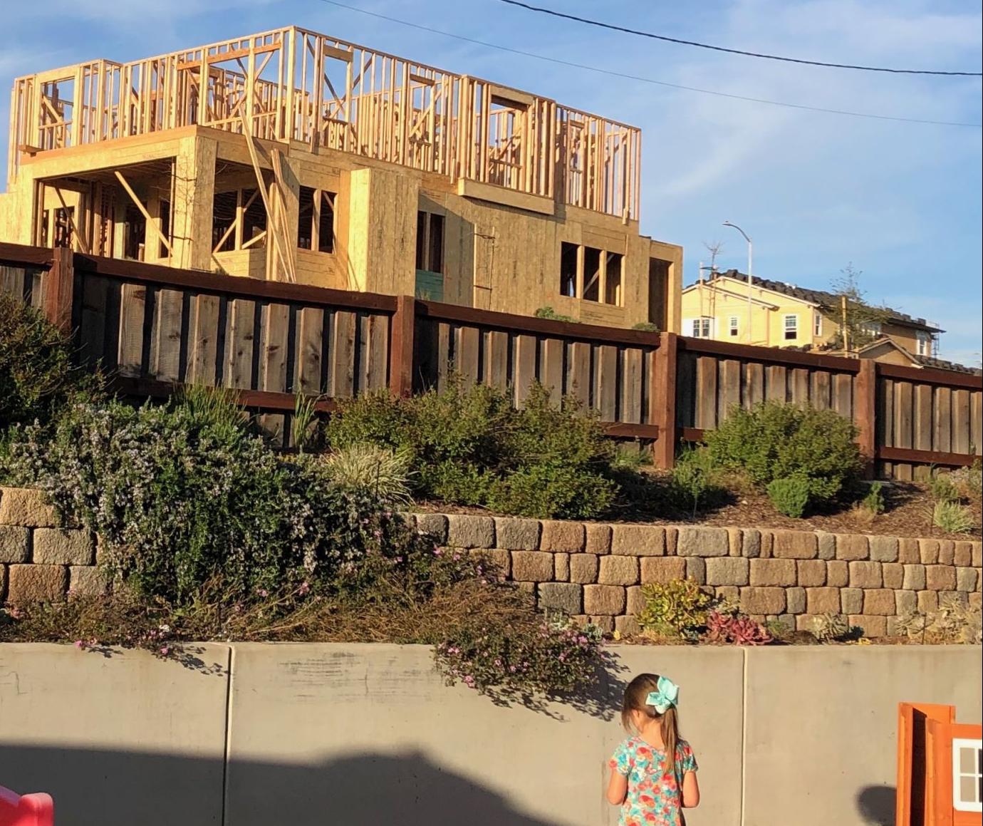 Andersen Ranch homes facing Autumn Creek Court